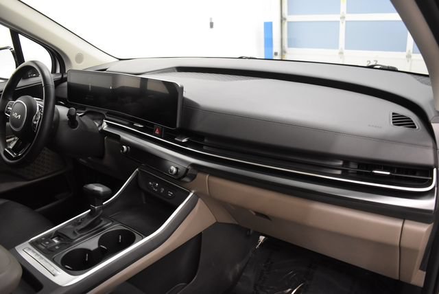 Used 2026 Kia Carnival FWD image 18