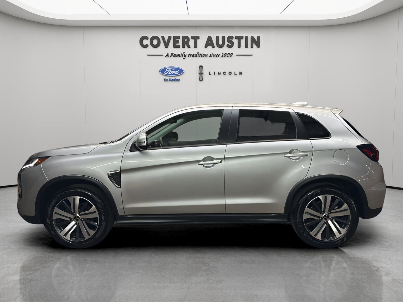 Used 2025 Mitsubishi Outlander Sport AWD image 2