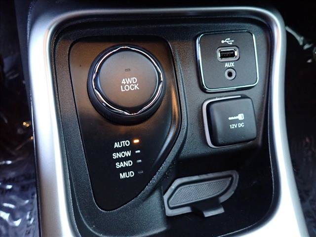 Used 2018 Jeep Compass Latitude w/ Popular Equipment Group AWD/4WD image 19