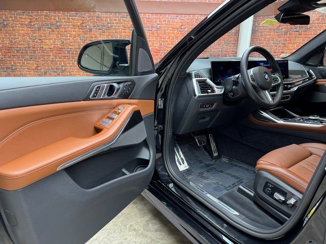 Certified 2024 BMW X7 M60i w/ Executive Package image 10