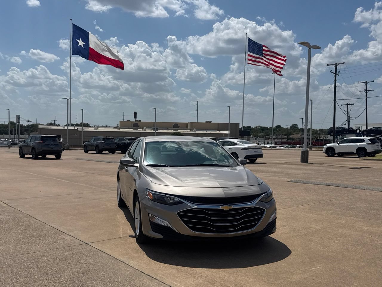 Used 2025 Chevrolet Malibu LS FWD image 3