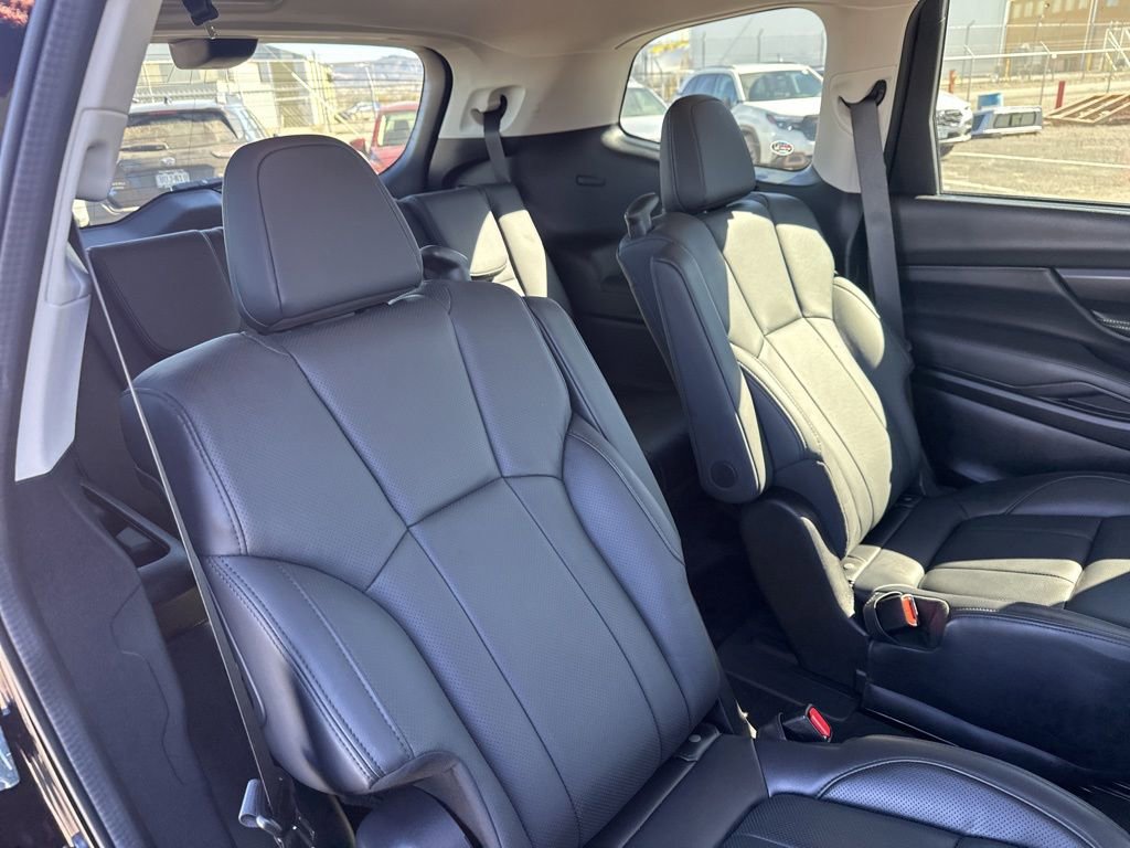 Used 2025 Subaru Ascent Bronze Edition image 16