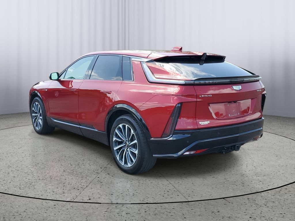 Used 2024 Cadillac Lyriq Sport w/ LPO, Floor Liner Package AWD/4WD image 4