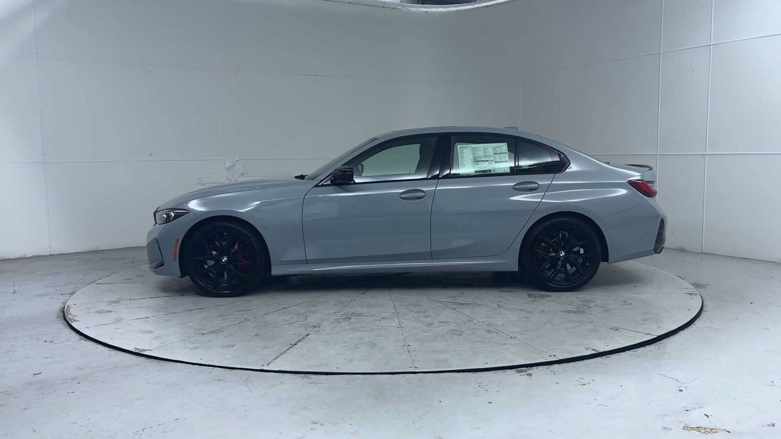 New 2026 BMW 330i xDrive Sedan w/ M Sport Package AWD/4WD image 9
