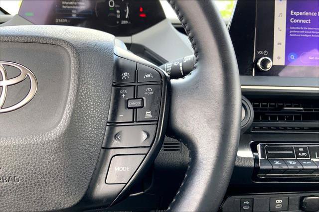 Certified 2025 Toyota Prius LE FWD image 24