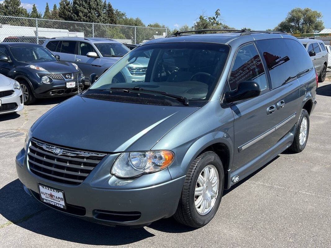 Used 2005 Chrysler Town & Country Touring