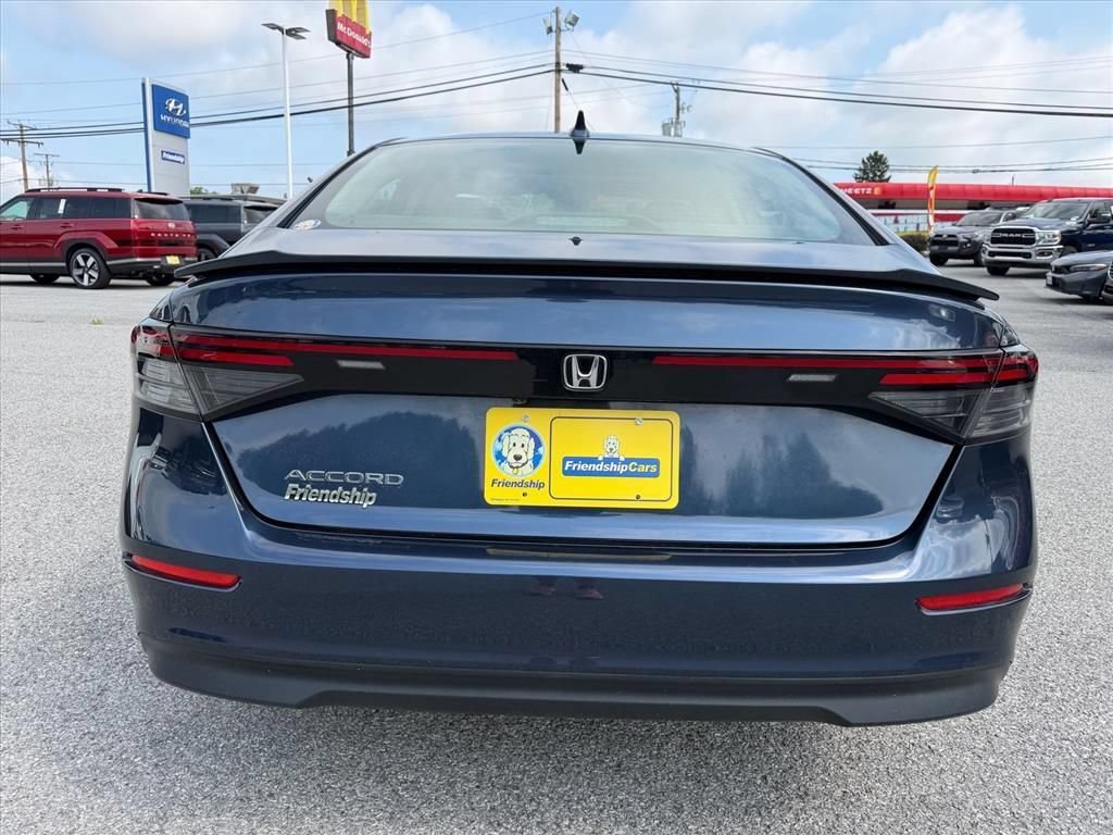 Used 2023 Honda Accord EX image 11