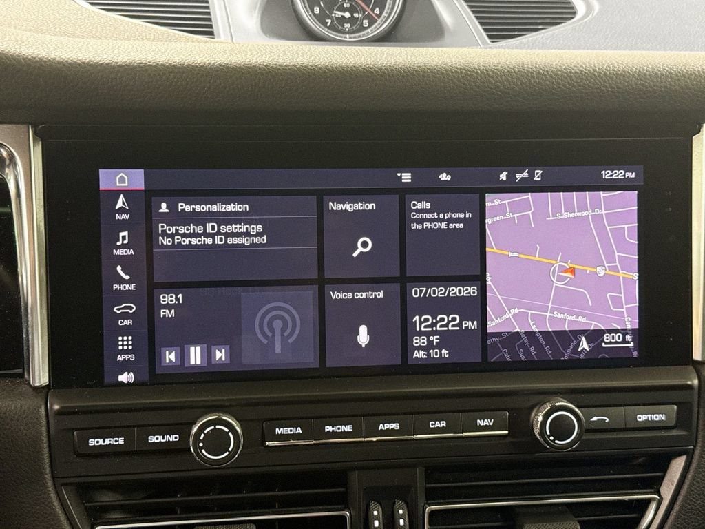 Certified 2020 Porsche Macan AWD/4WD image 16
