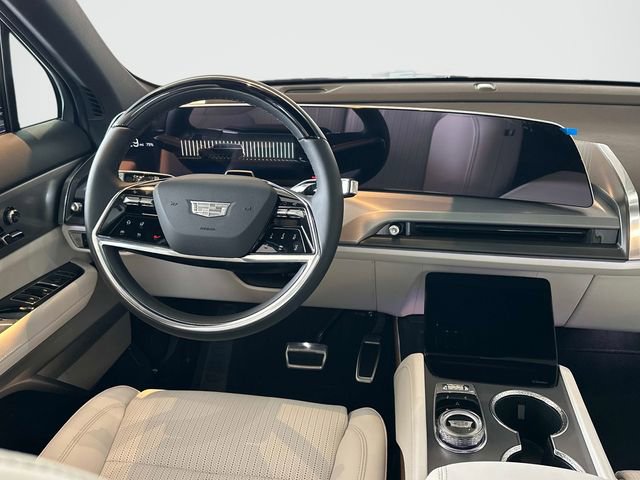 New 2026 Cadillac Vistiq Sport image 2