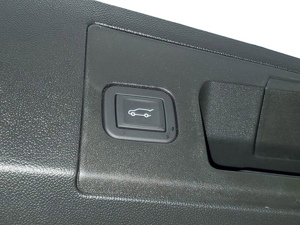 New 2026 Cadillac XT5 Premium Luxury w/ Driver Assist Package FWD image 8