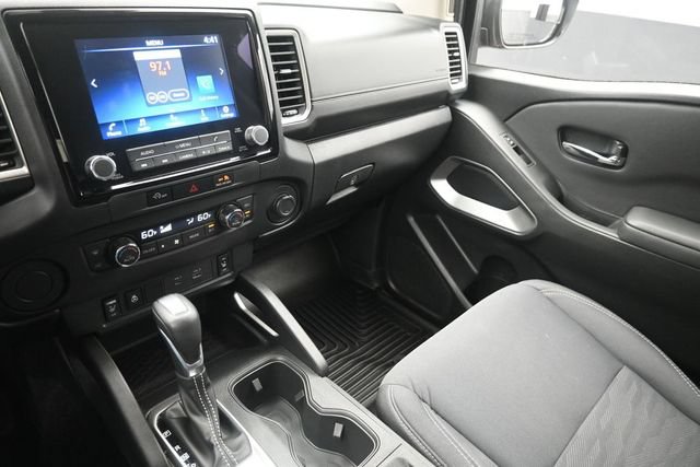 Used 2024 Nissan Frontier SV RWD image 30