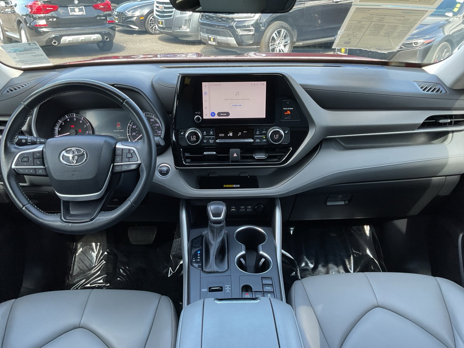 Used 2023 Toyota Highlander XLE FWD image 15