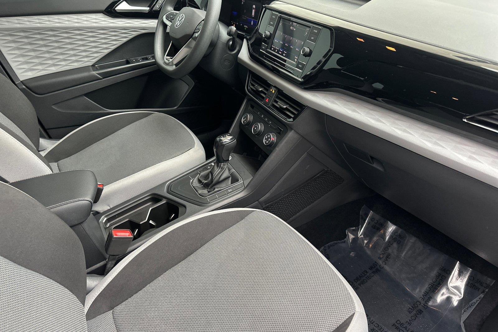 Used 2022 Volkswagen Taos S image 15