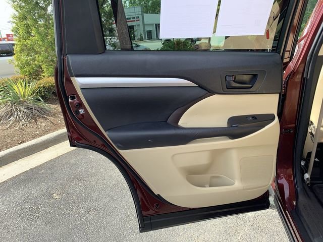 Used 2015 Toyota Highlander Plus image 15