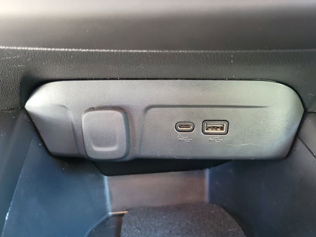 Used 2024 Chevrolet Trax RS w/ Sunroof Package image 29