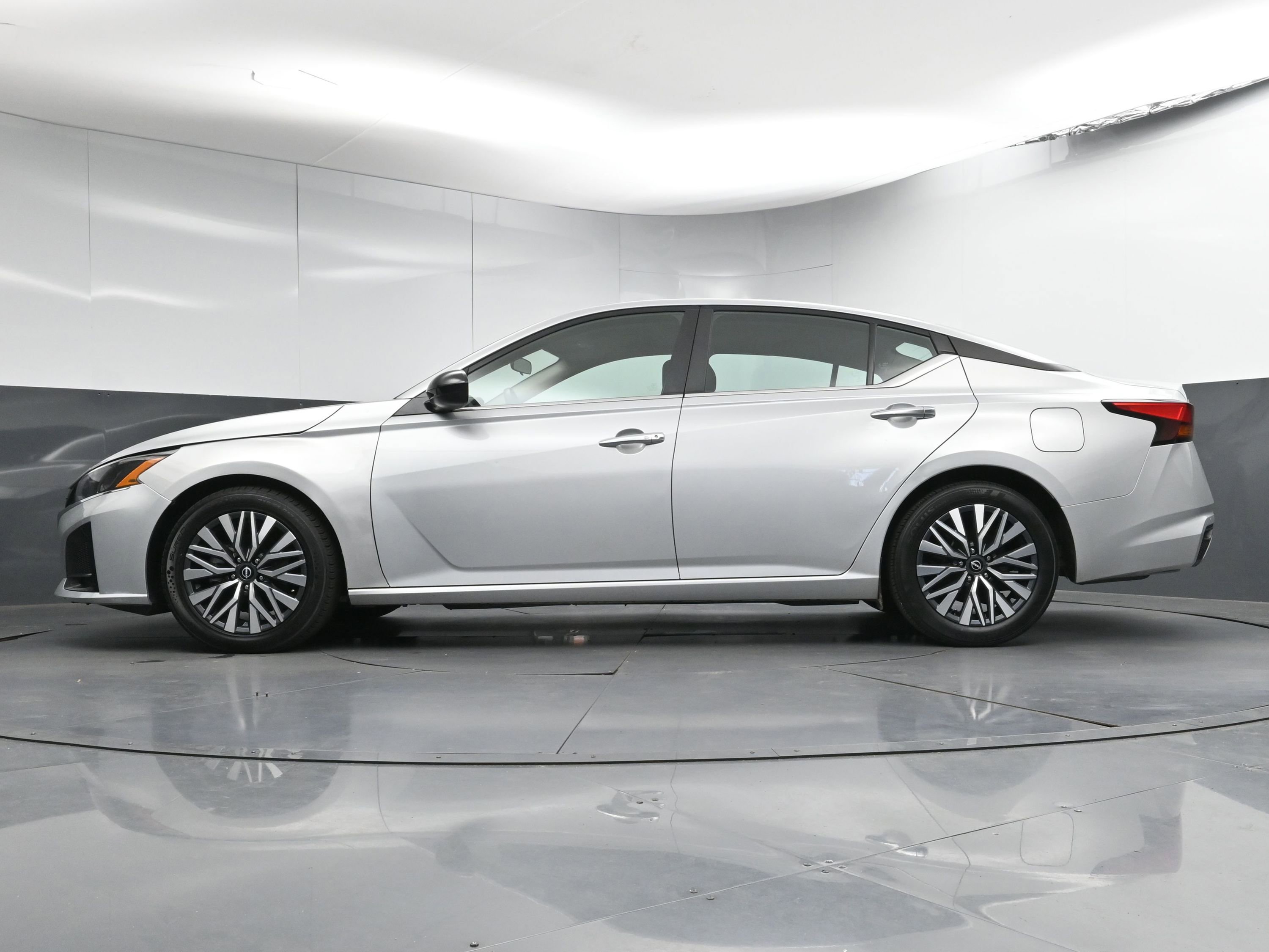 Certified 2024 Nissan Altima 2.5 SV image 28