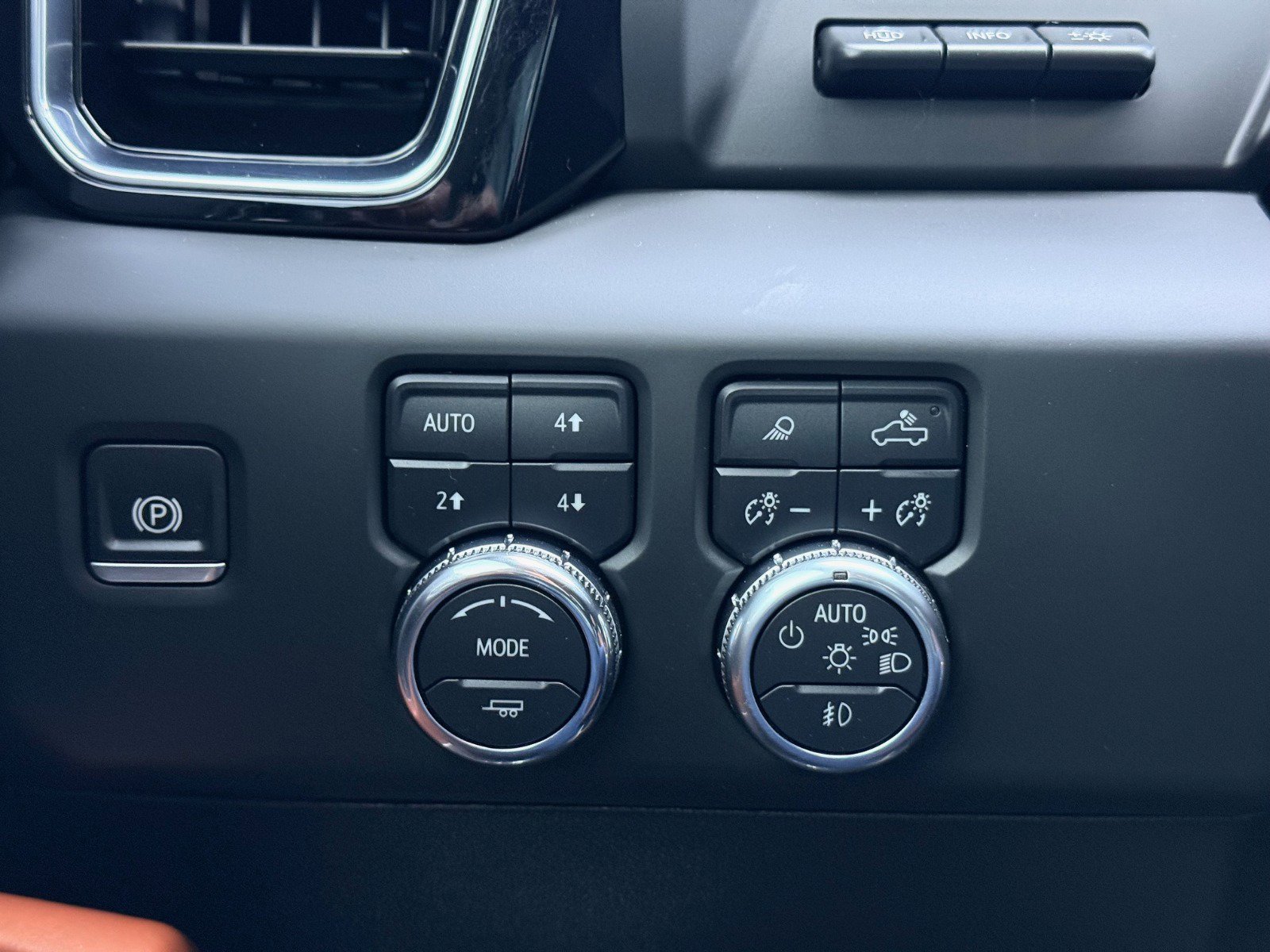 Certified 2025 GMC Sierra 3500 Denali Ultimate image 22