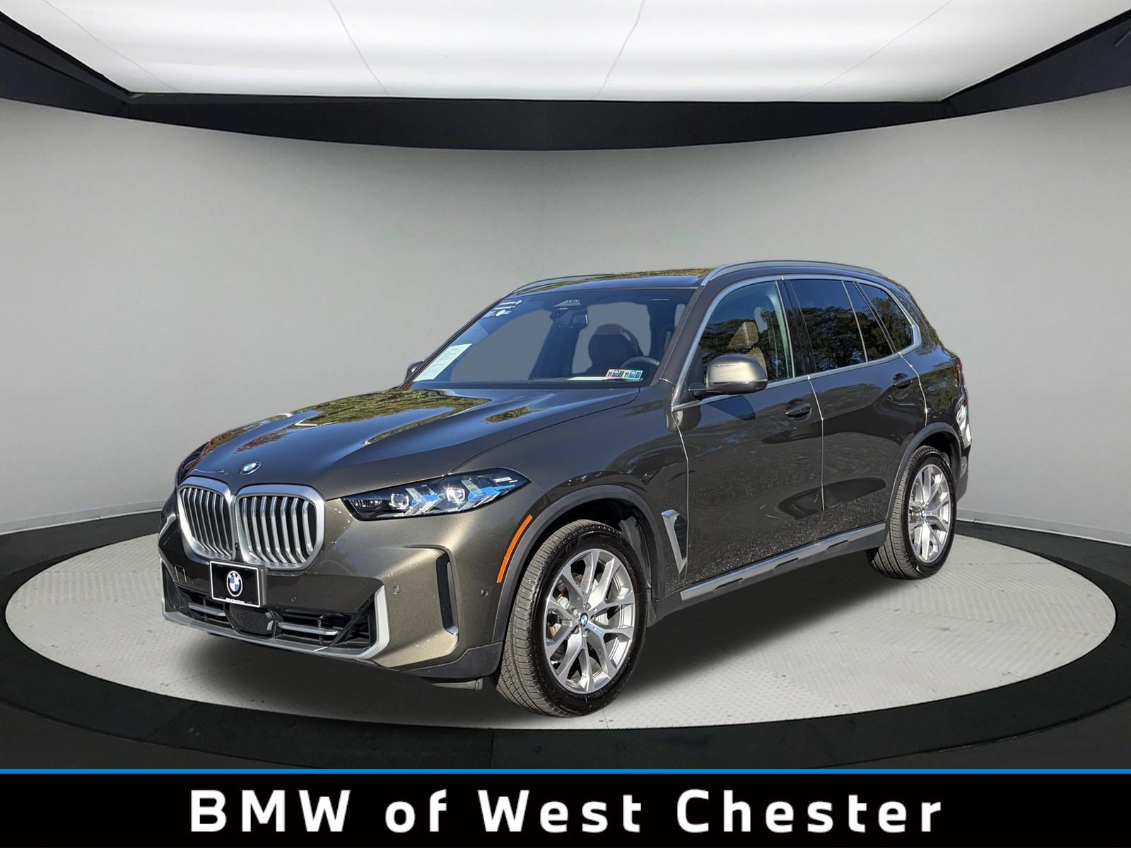 Certified 2026 BMW X5 xDrive40i w/ Climate Comfort Package AWD/4WD image 1