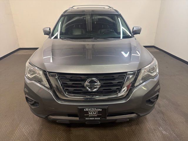 Used 2019 Nissan Pathfinder Platinum image 2