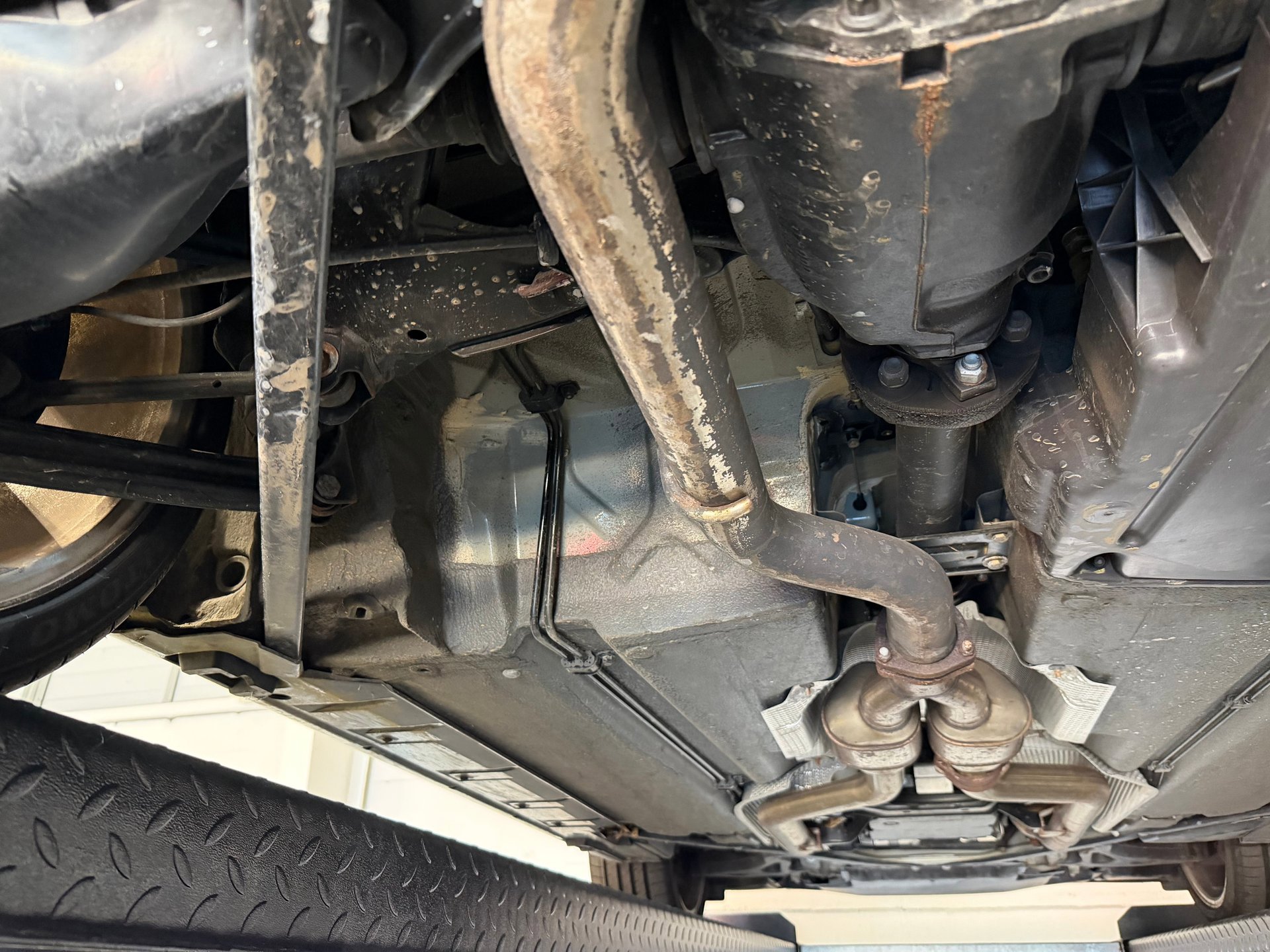 Used 2005 Chrysler Crossfire Limited image 80