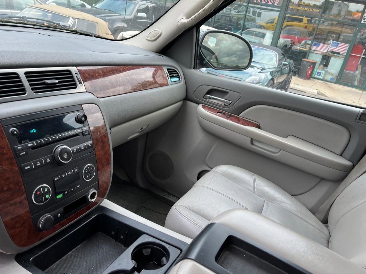Used 2007 Chevrolet Avalanche LT w/ LT Preferred Equipment Group AWD/4WD image 9
