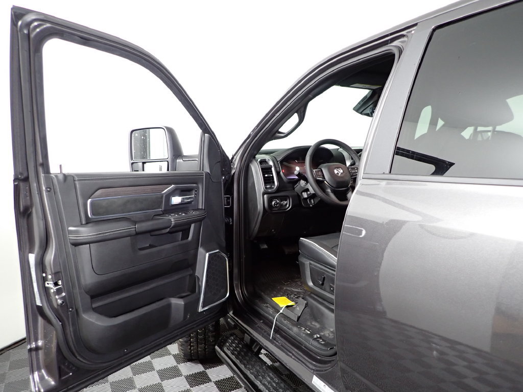 New 2026 RAM 2500 Laramie w/ Night Edition AWD/4WD image 20