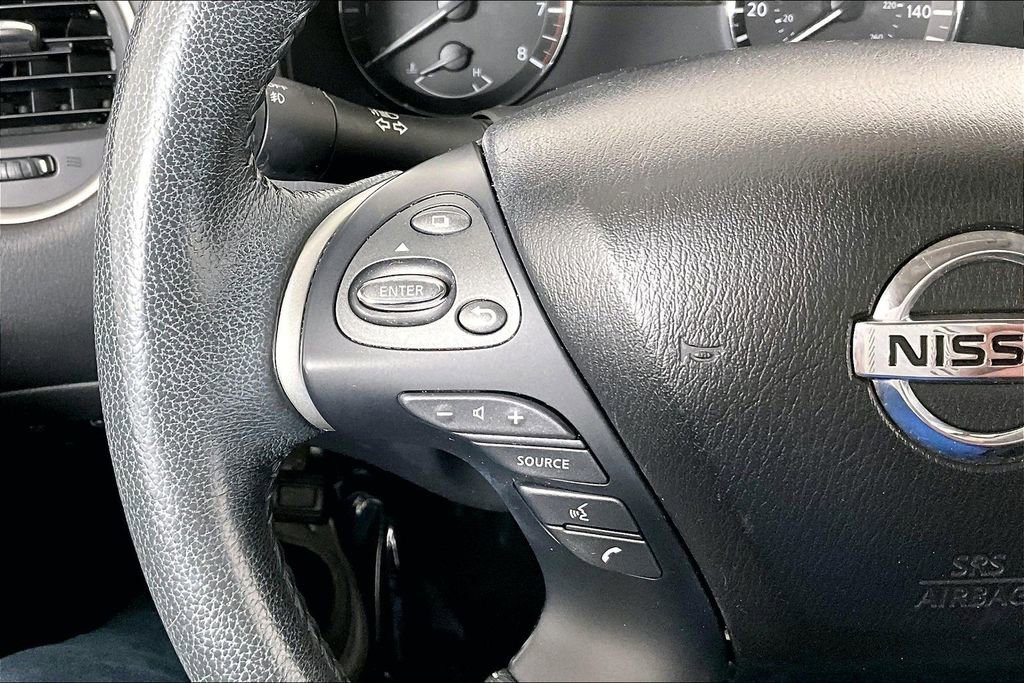 Used 2018 Nissan Pathfinder Platinum image 18