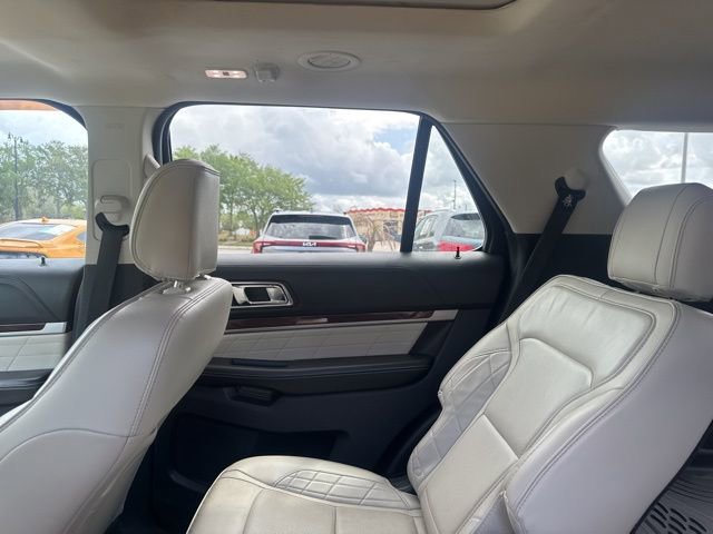 Used 2019 Ford Explorer Platinum image 19