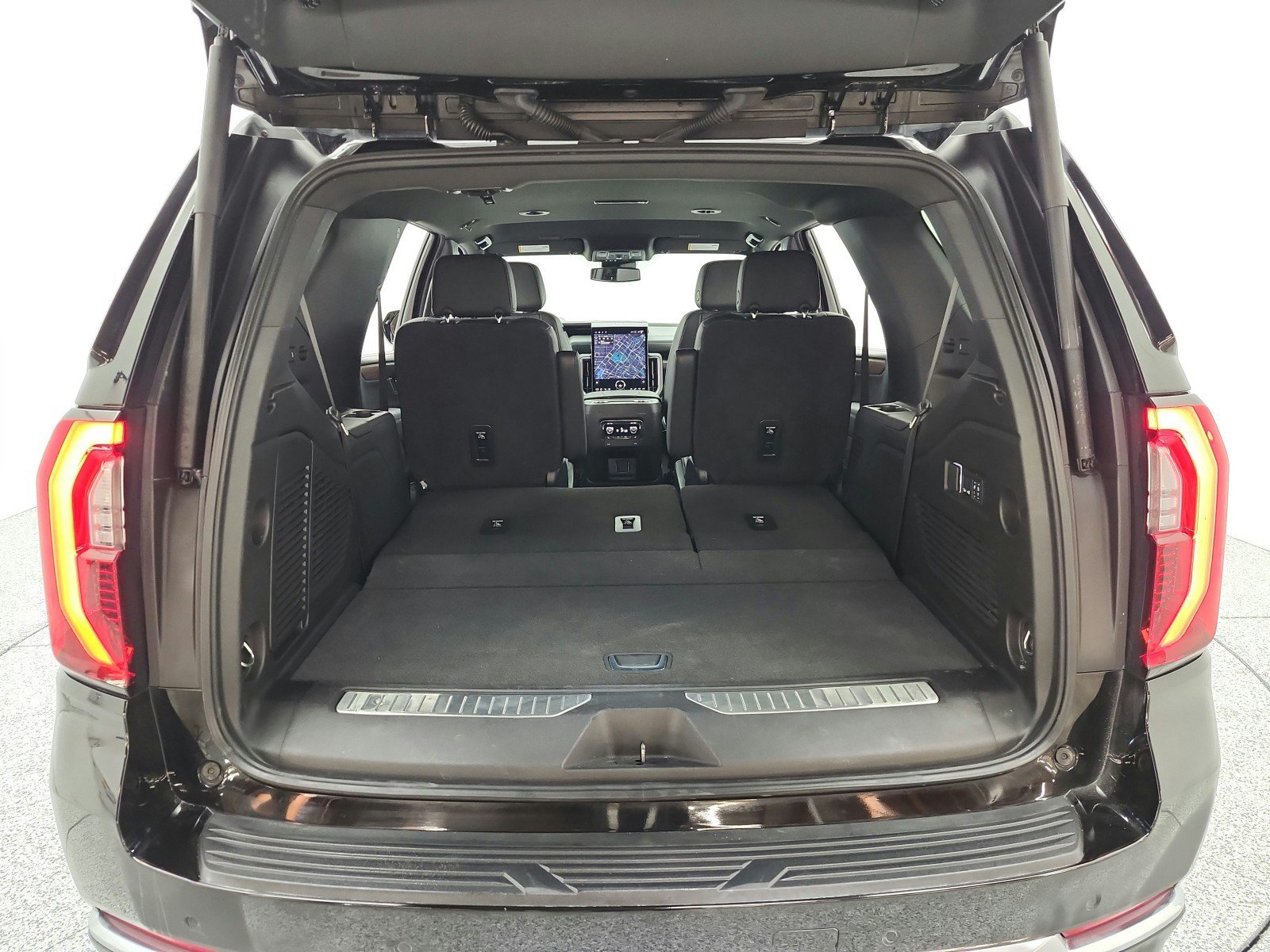 Used 2025 GMC Yukon Denali AWD/4WD image 20