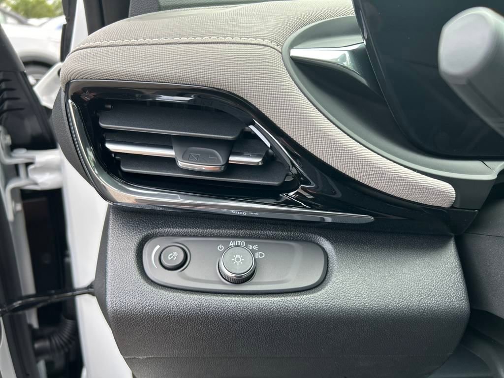 Used 2025 Buick Envista Avenir image 17