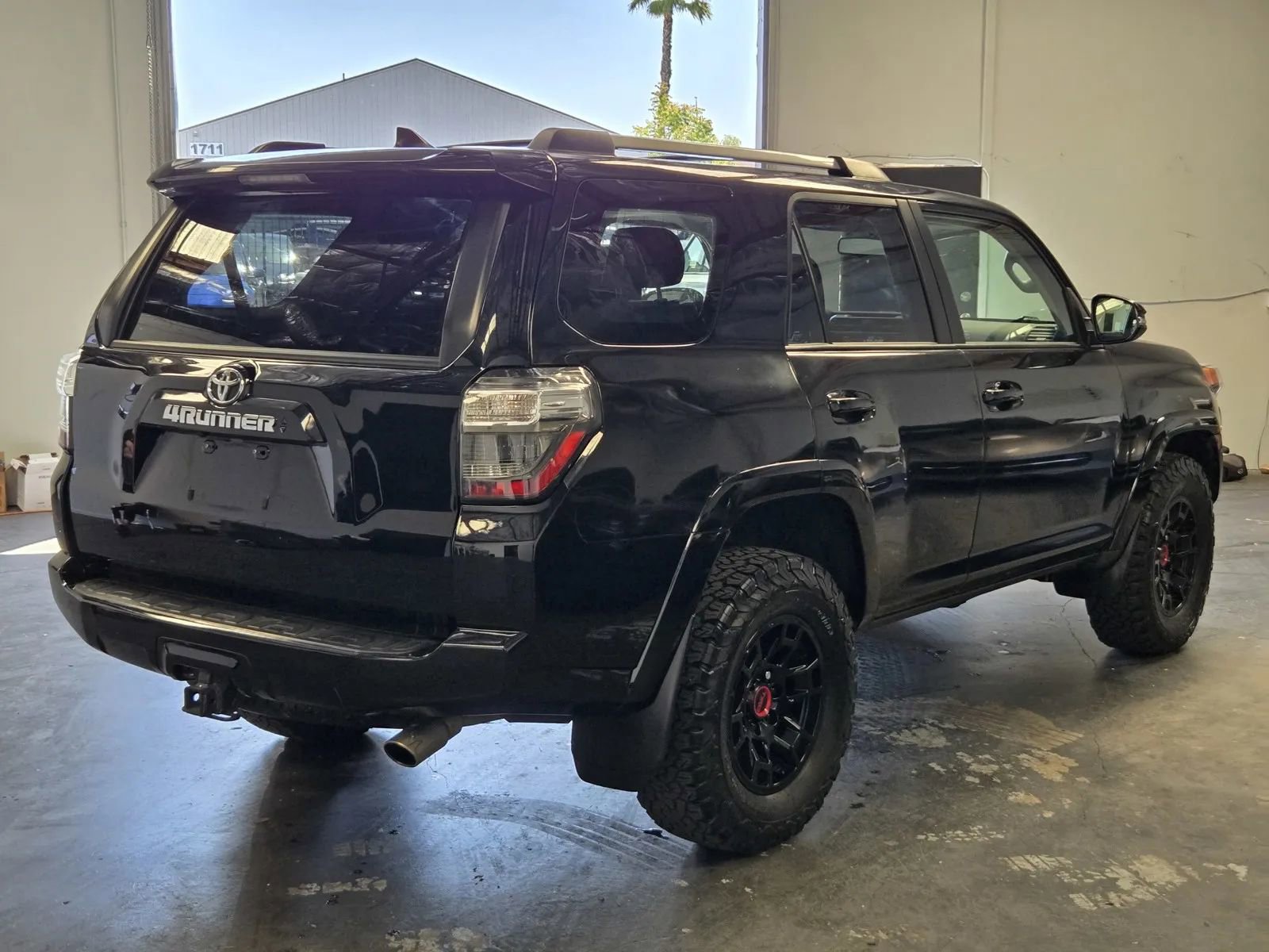 Used 2023 Toyota 4Runner SR5 Premium w/ Moonroof Package AWD/4WD image 4