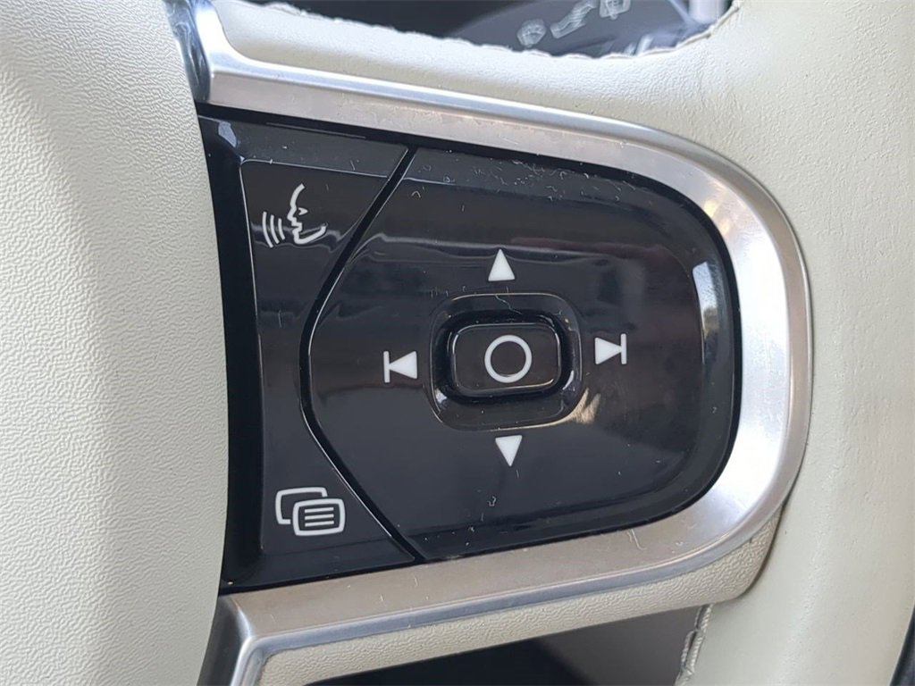 Used 2023 Volvo XC90 T8 Ultimate image 28