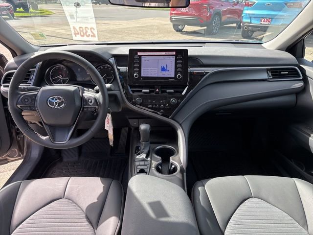 Used 2024 Toyota Camry SE image 14