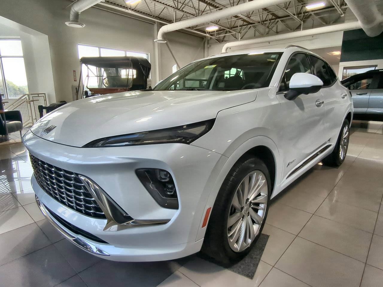 Used 2025 Buick Envision Avenir AWD/4WD image 4