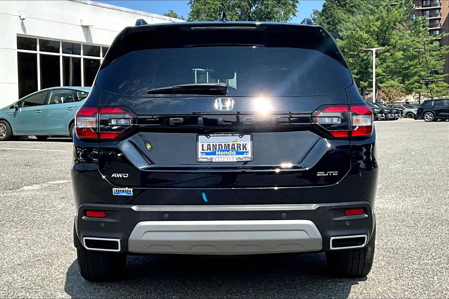 Used 2025 Honda Pilot Elite image 4