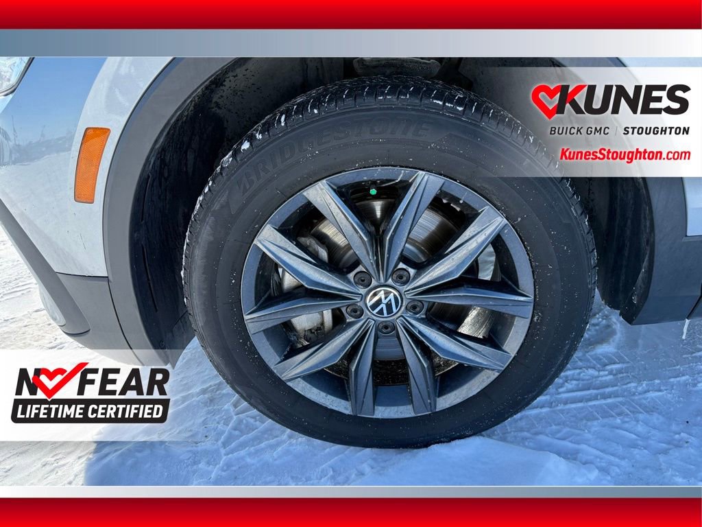 Used 2023 Volkswagen Tiguan SE image 16