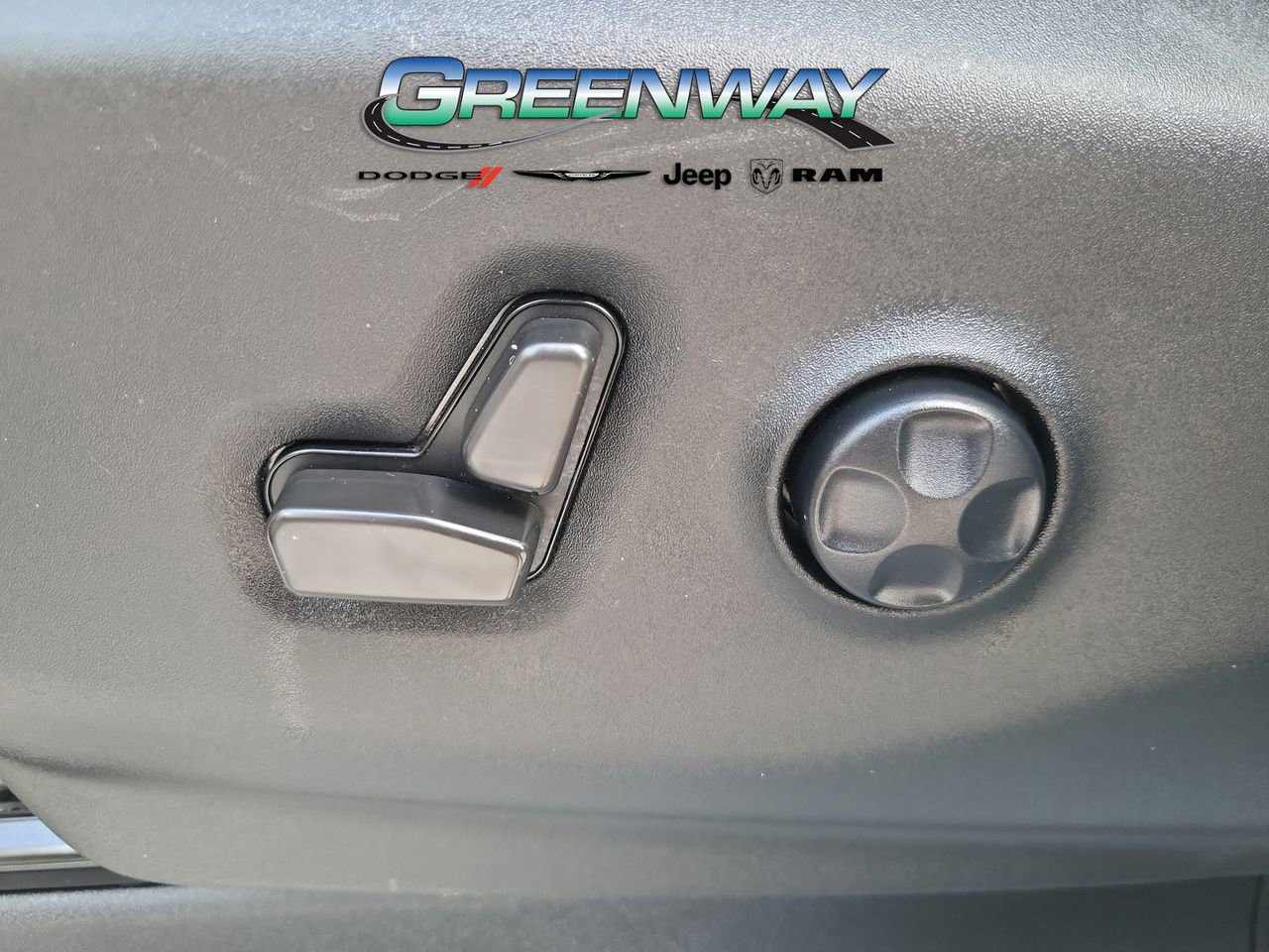 Used 2022 Chrysler Pacifica Touring-L image 19
