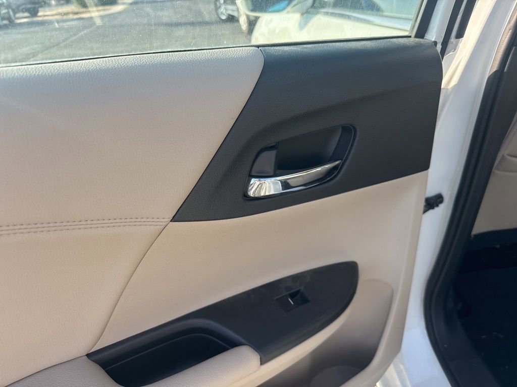 Used 2015 Honda Accord EX-L image 24