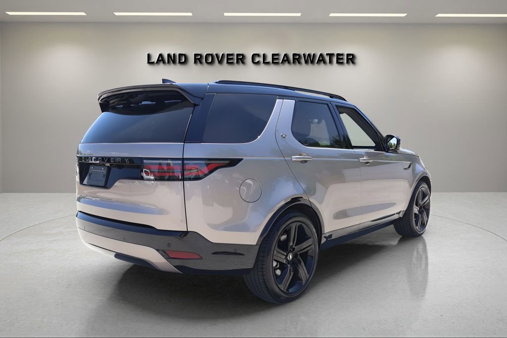Used 2025 Land Rover Discovery Dynamic SE AWD/4WD image 5