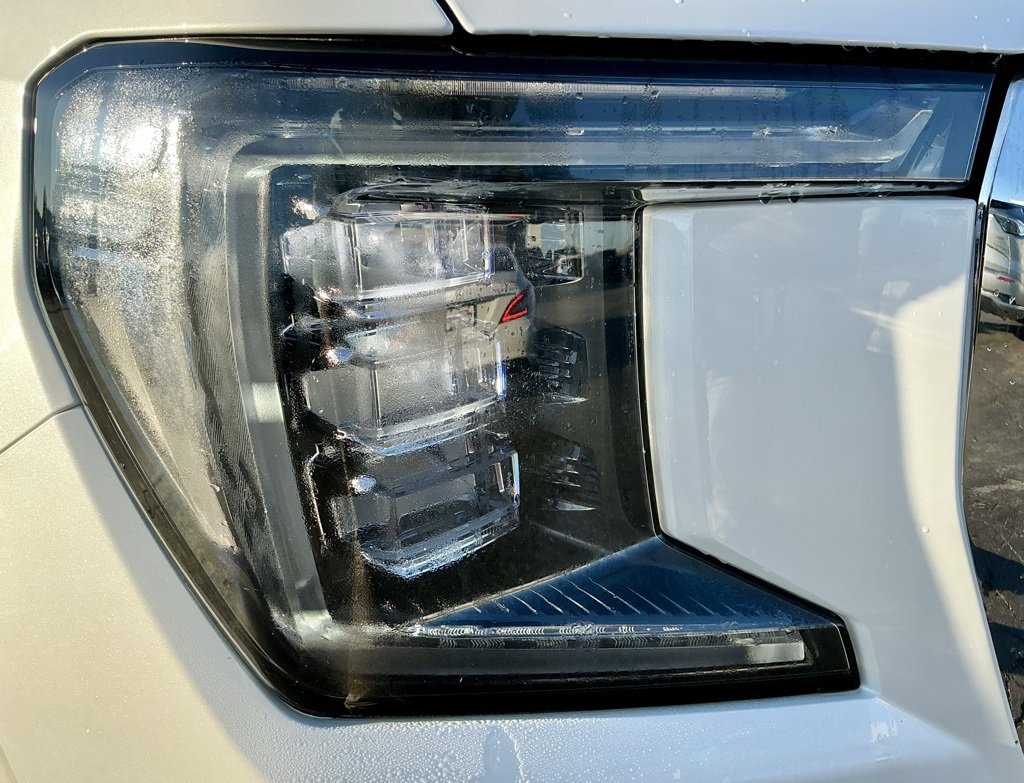 Used 2021 GMC Yukon XL SLT w/ SLT Luxury Plus Package image 8