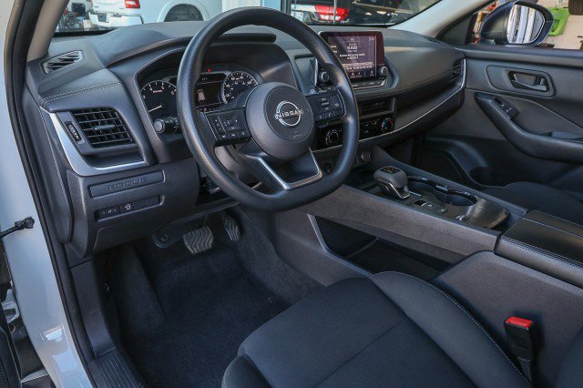 Used 2024 Nissan Rogue S FWD image 11