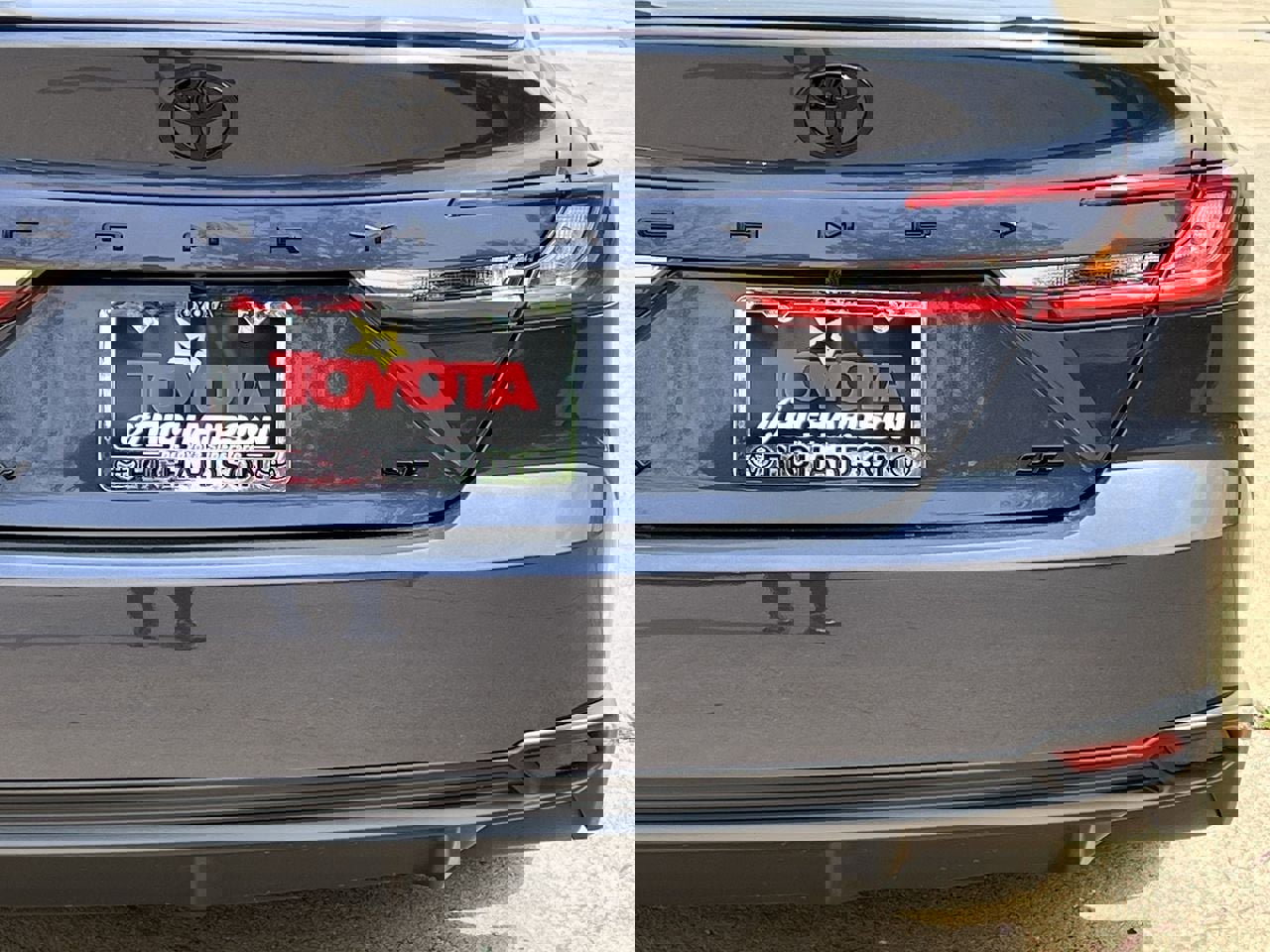 Used 2026 Toyota Camry SE w/ Convenience Package FWD image 6