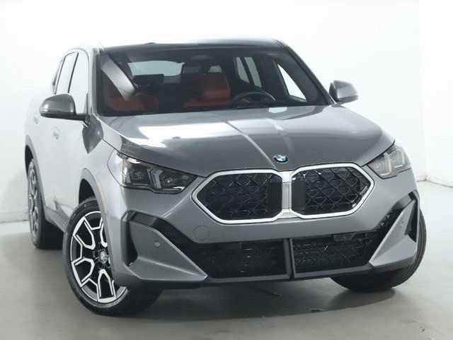 Used 2025 BMW X2 xDrive28i AWD/4WD image 2
