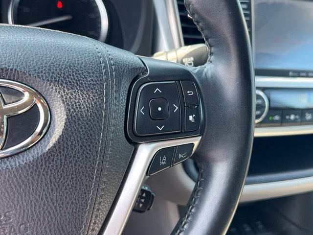 Used 2019 Toyota Highlander XLE AWD/4WD image 21