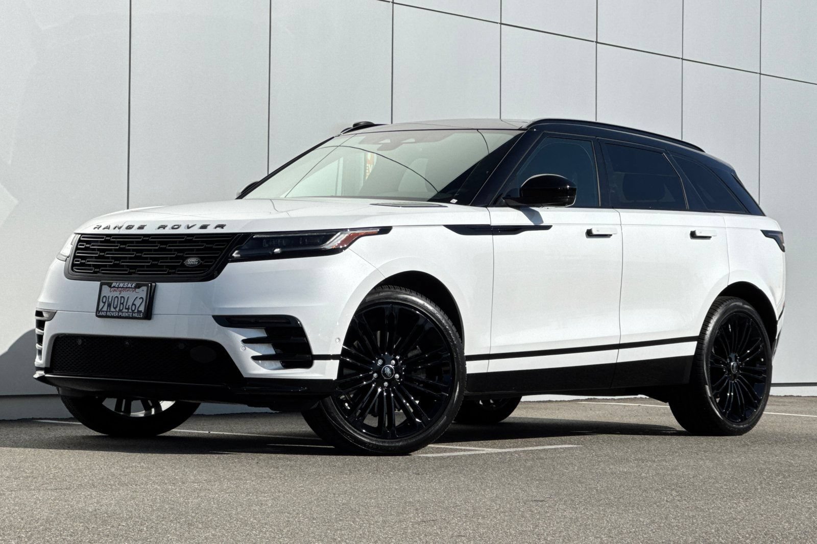 Certified 2026 Land Rover Range Rover Velar Dynamic SE AWD/4WD image 1