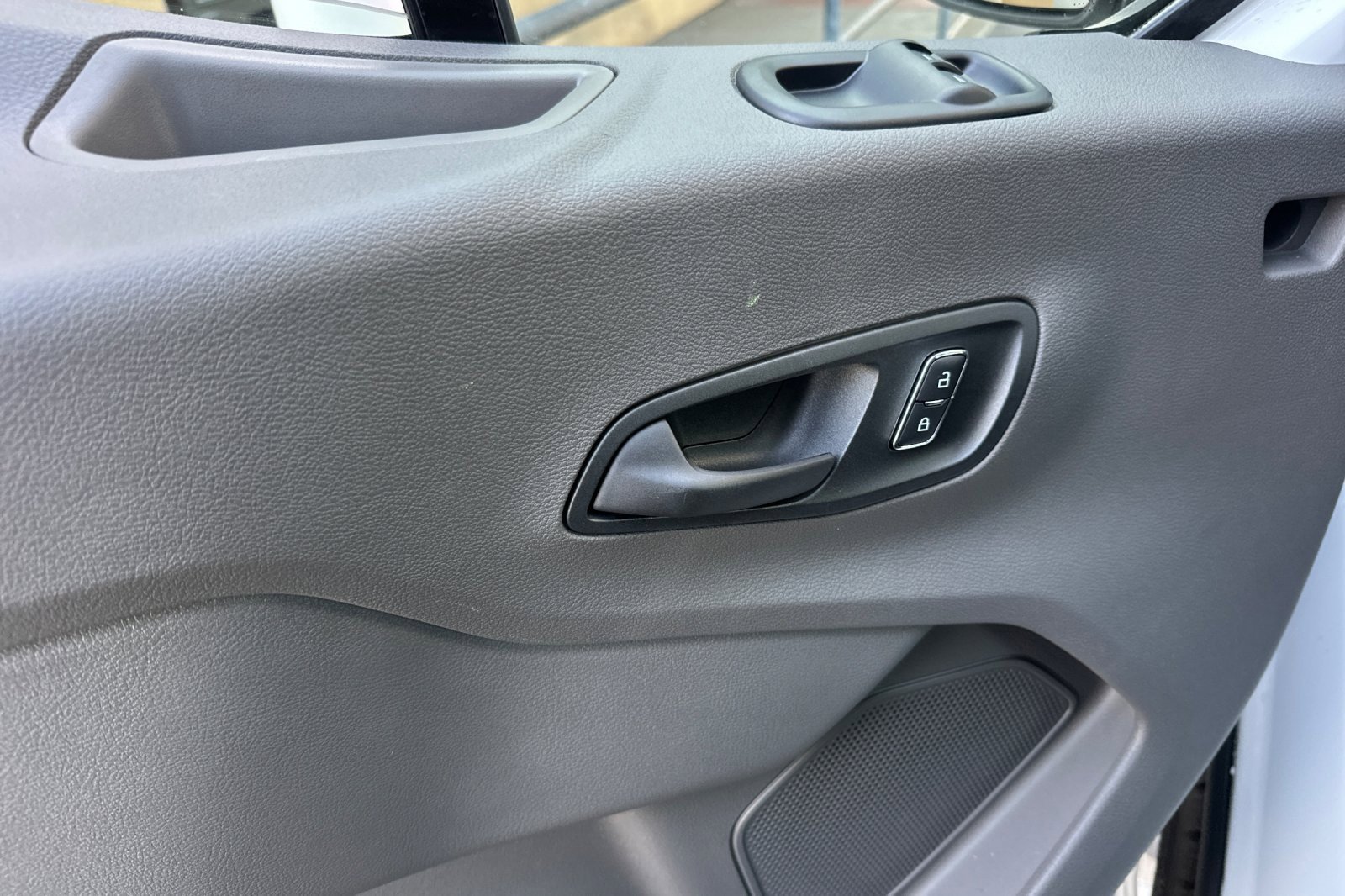 New 2026 Ford E-Transit 148 High Roof Extended image 10