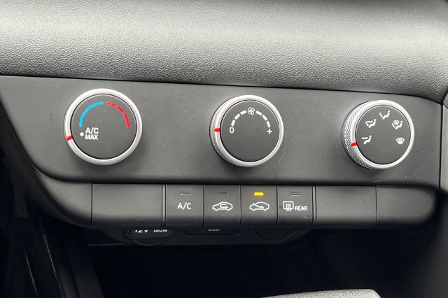 New 2026 Hyundai Elantra SE FWD image 18