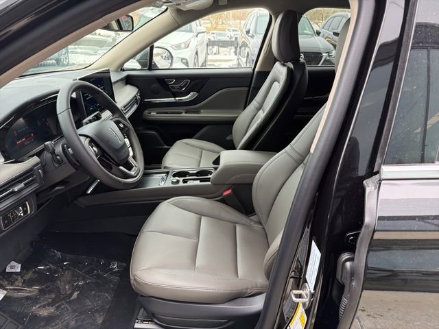 New 2026 Lincoln Corsair Premiere image 8