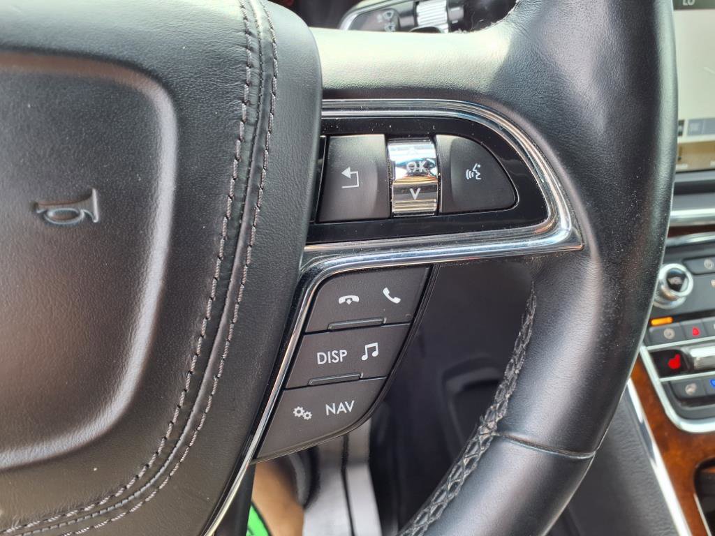 Used 2017 Lincoln Continental Reserve w/ Technology Package image 17