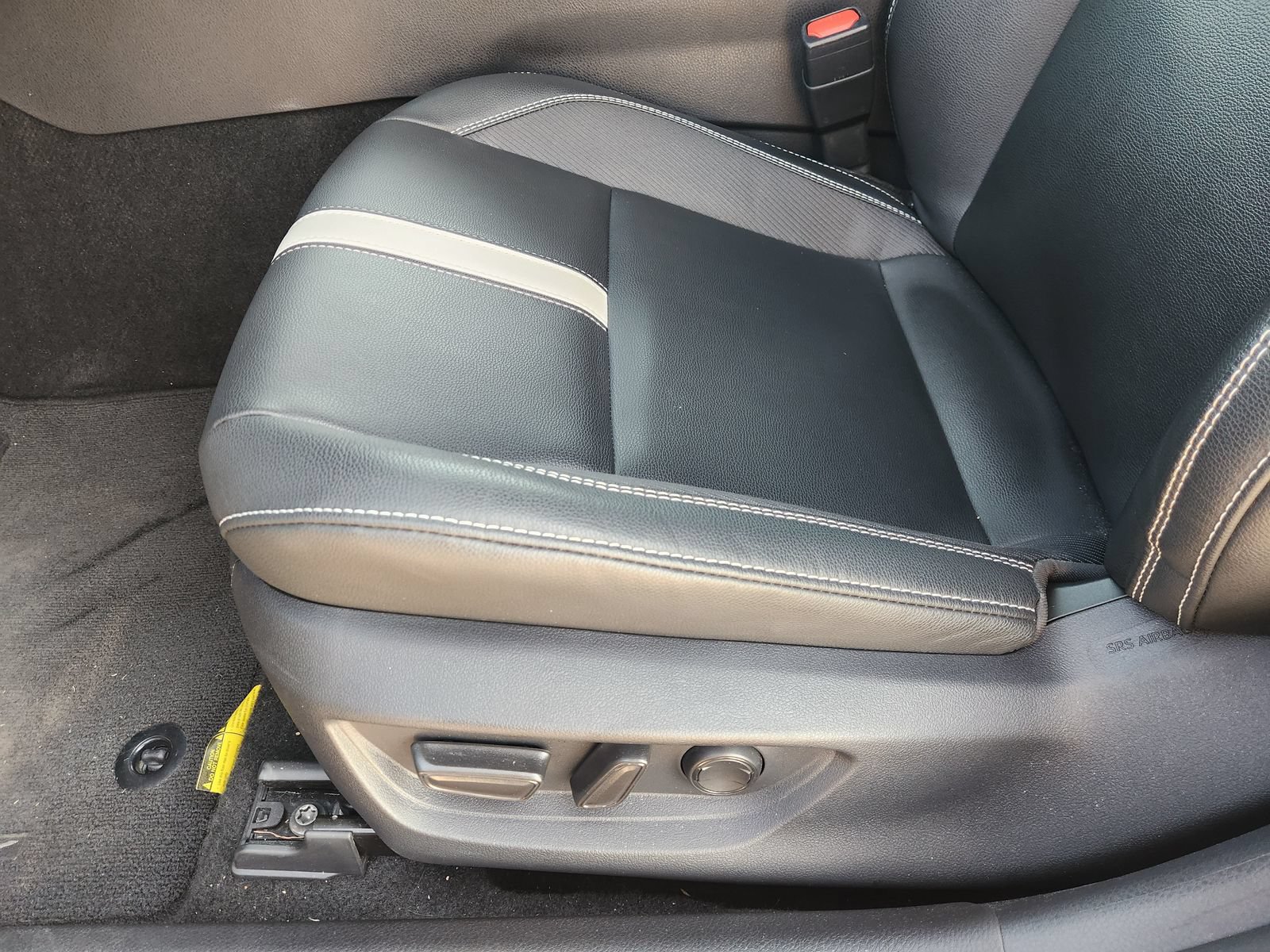 Used 2025 Toyota Camry SE w/ Convenience Package FWD image 29
